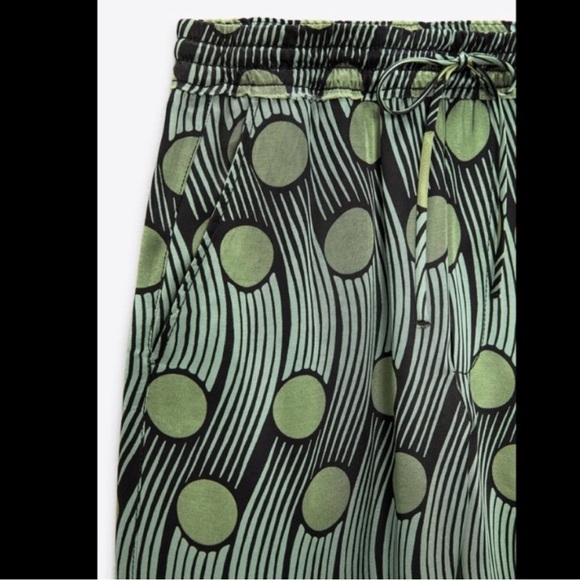 Zara Green Patterned Matching Set - Picture 2 of 6